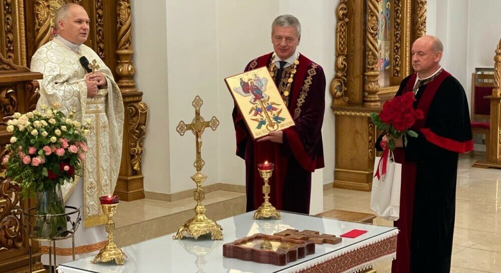 photo_5377361856060055837_y