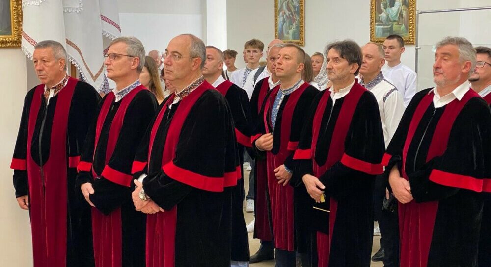 photo_5377361856060055844_y