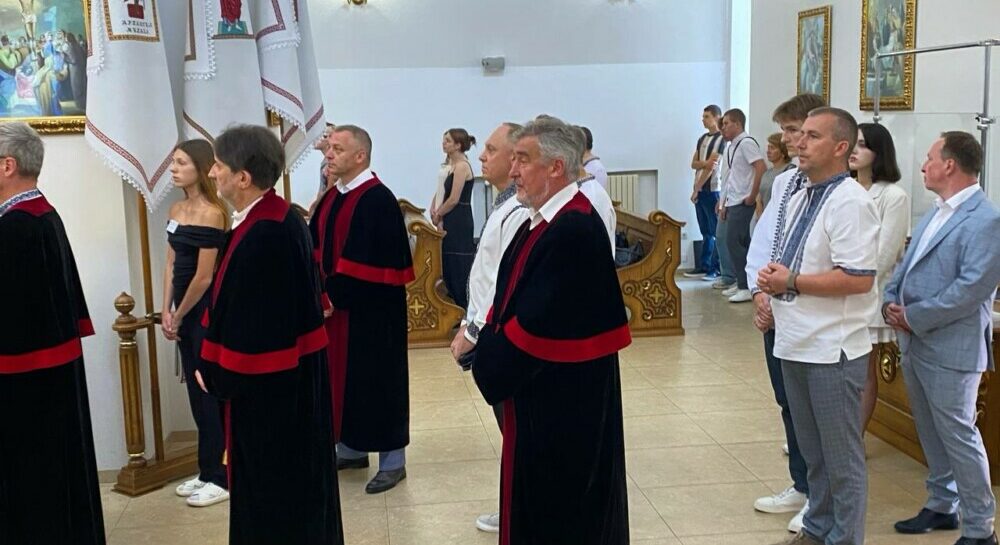 photo_5377391783392175822_y