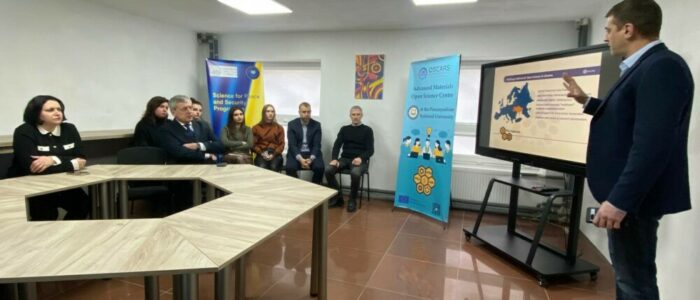 photo_5199876958232635286_y