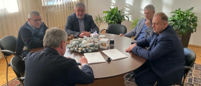 photo_5210831946630949311_y