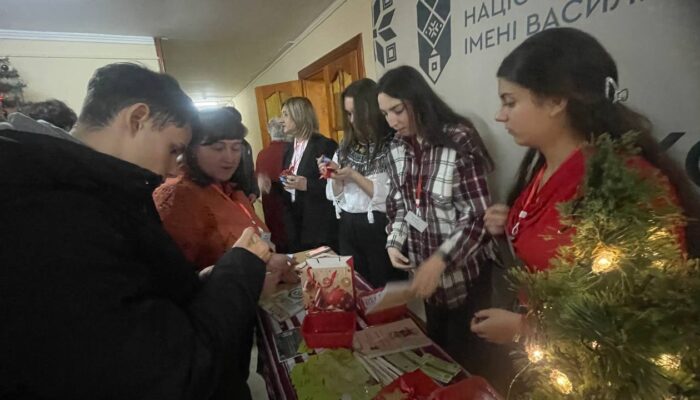 photo_5323372704108842083_y