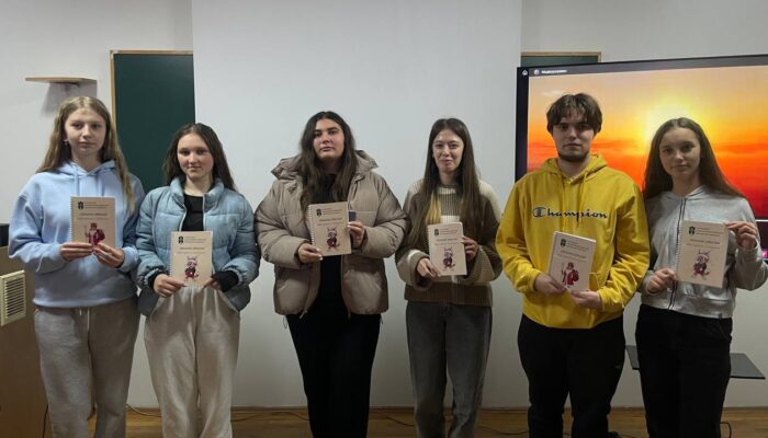 photo_5323372704108842092_y