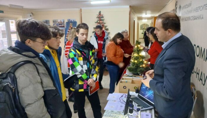 photo_5323586082379075331_y